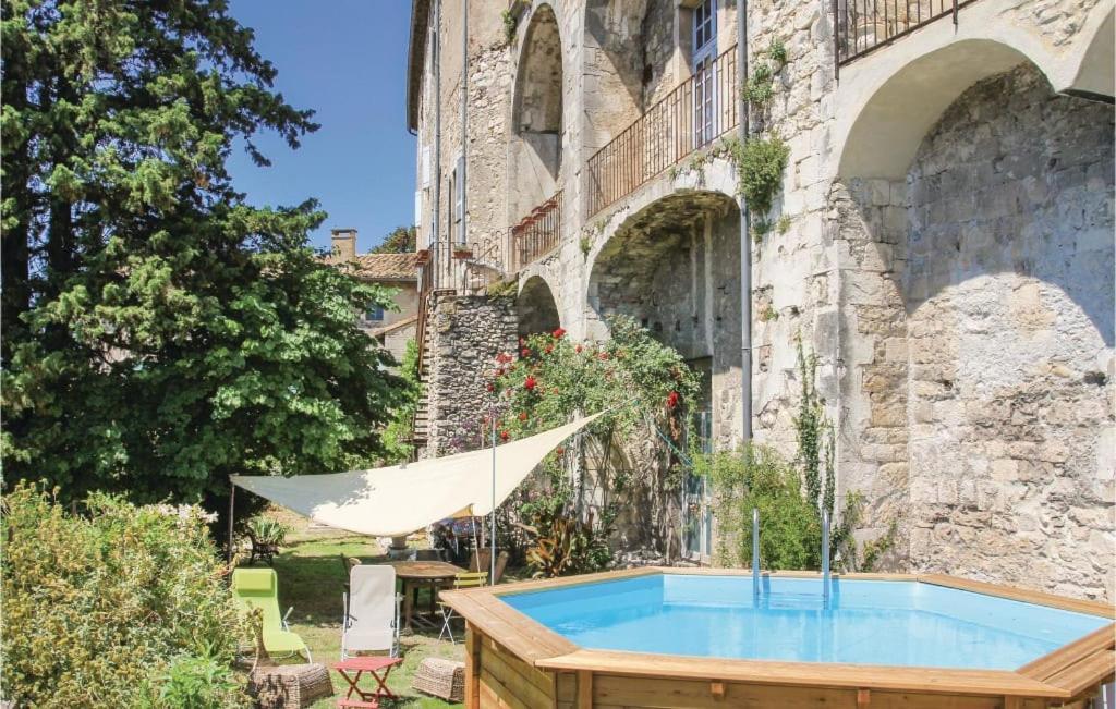 Les Jardins De La Cathedrale Chambres D Hotes Gite De Groupe Viviers Exterior photo